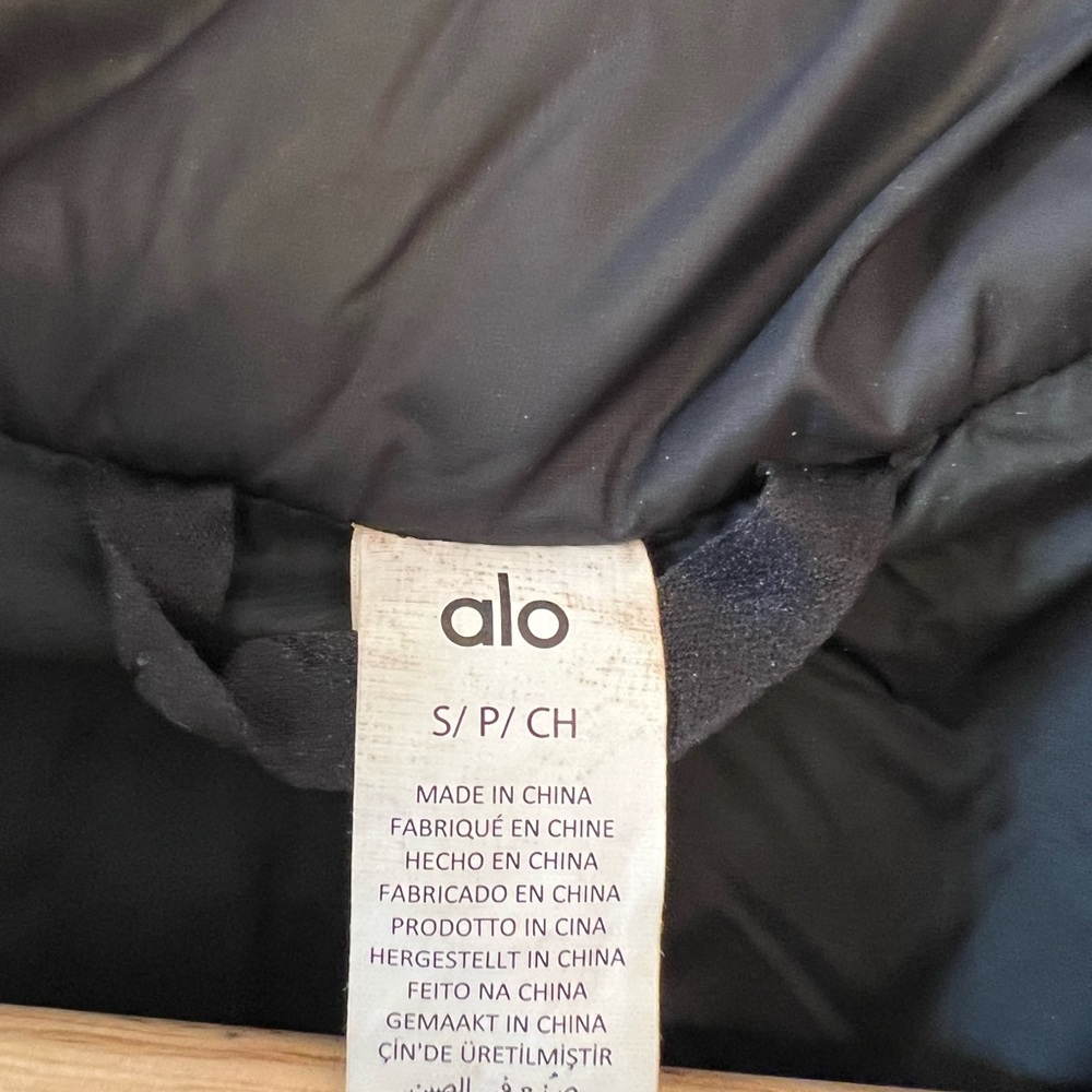 😎ALO 😎 Black Puffer Jacket - Picture 7 of 12